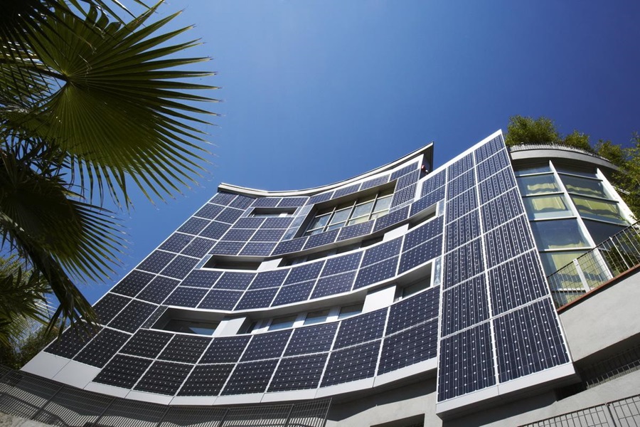 Instalacin de placas solares en edificios de oficinas