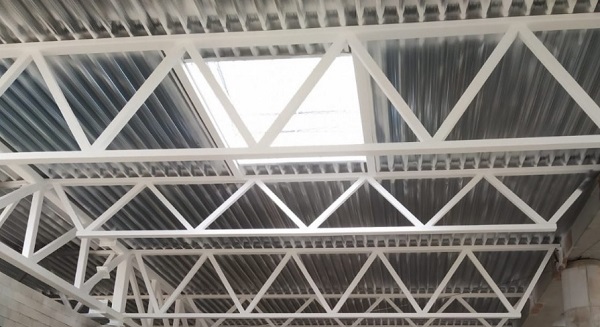 Ejemplo de aplicaci�n de pintura ign�fuga sobre estructura met�lica